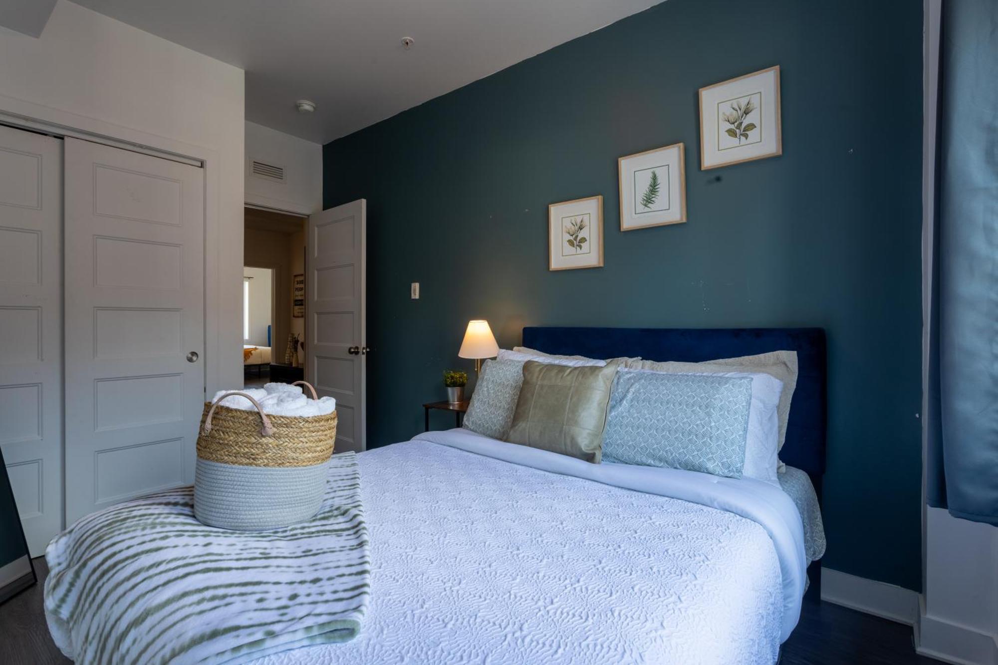 Wonderful 4 Bedroom In The Heart Of Downtown Apartment Montreal