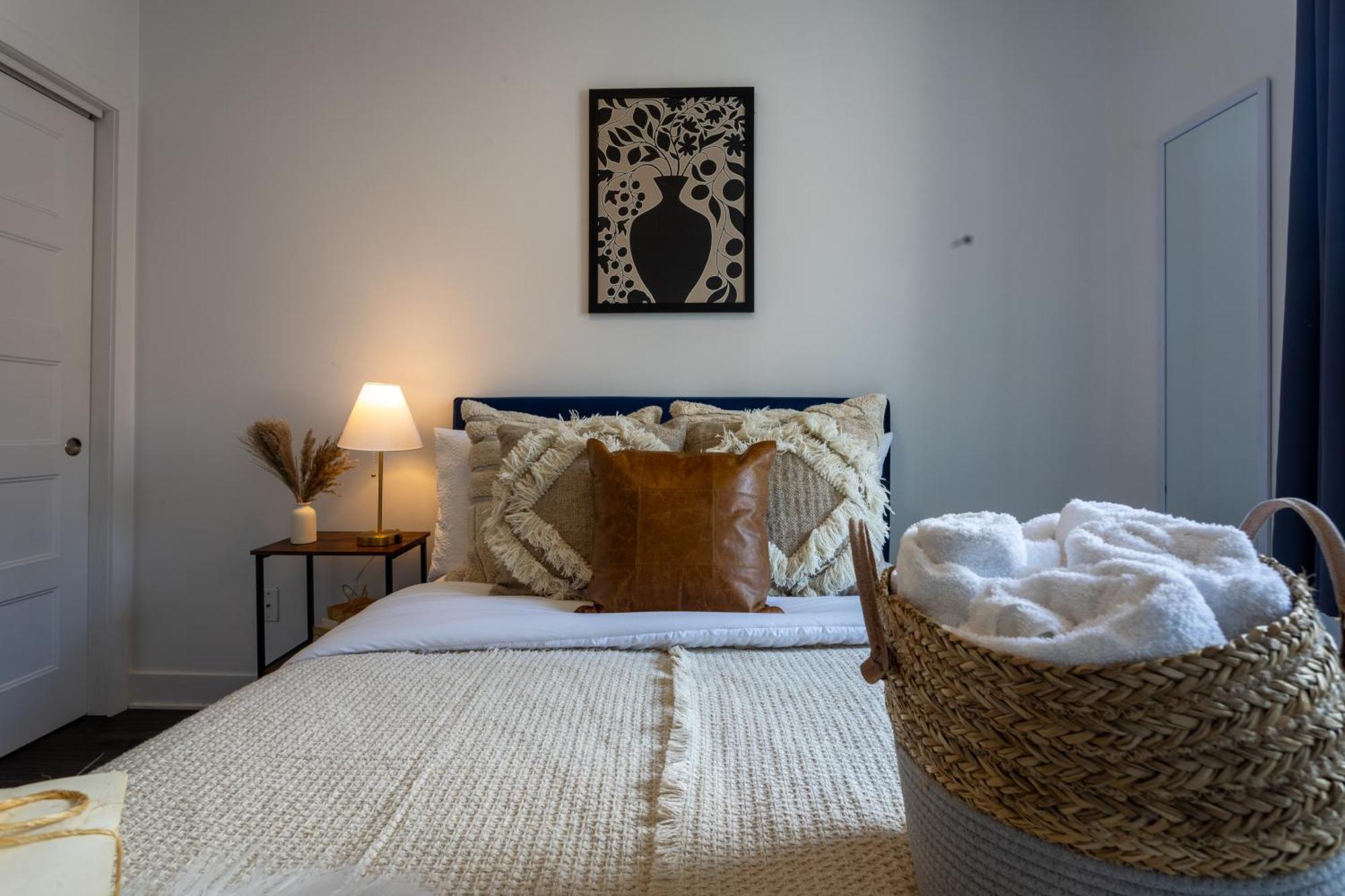 Apartment Wonderful 4 Bedroom In The Heart Of Downtown Montreal